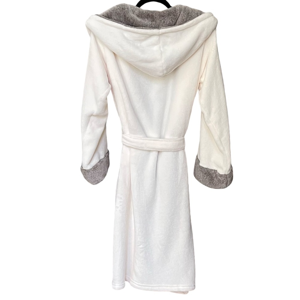 HOODED PLUSH ROBE - Picture 7 of 7